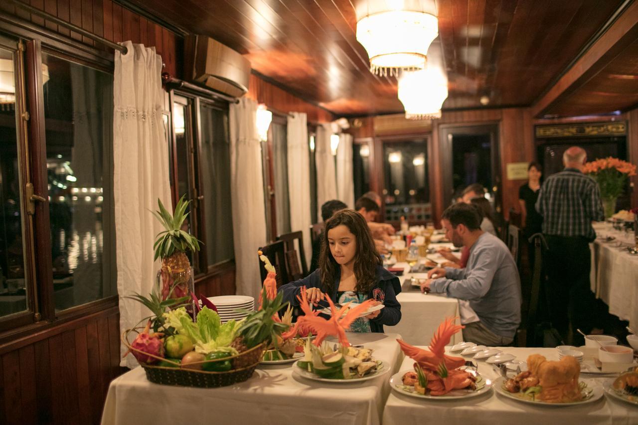 Garden Bay Legend Cruise Hotel Ha Long Exterior photo