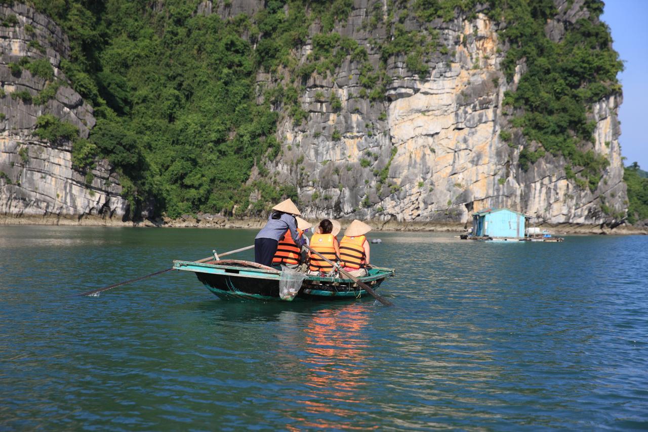 Garden Bay Legend Cruise Hotel Ha Long Exterior photo