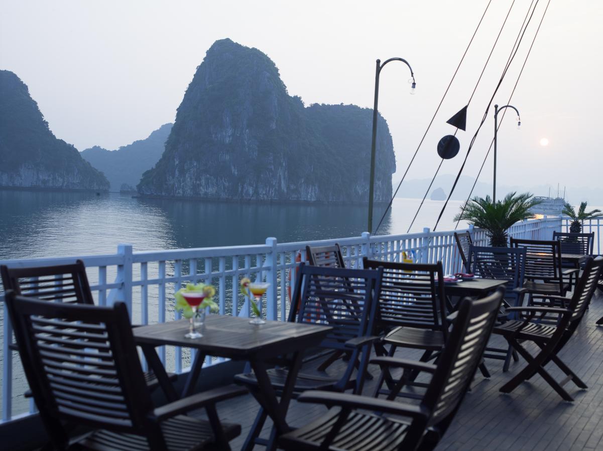 Garden Bay Legend Cruise Hotel Ha Long Exterior photo